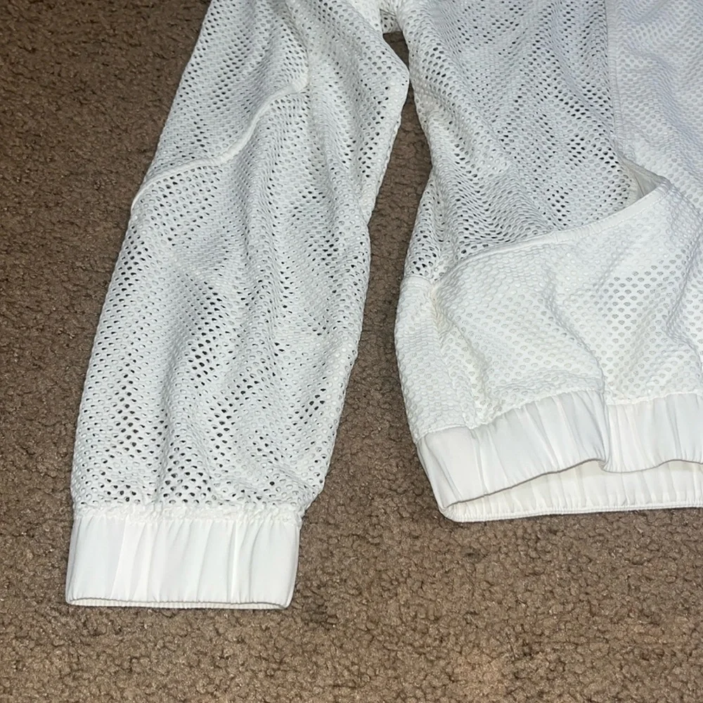 Lululemon Relaxed Fit Mesh Jacket‎ White 8